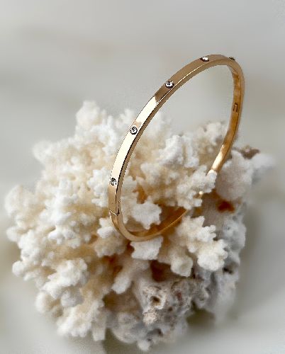 دست بند کارتیه نگین دار زنانه Tosh