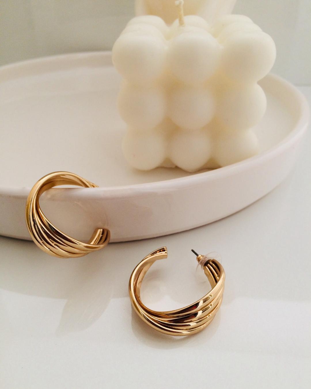 گوشواره ميخي نيم حلقه اي زنانه Tosh