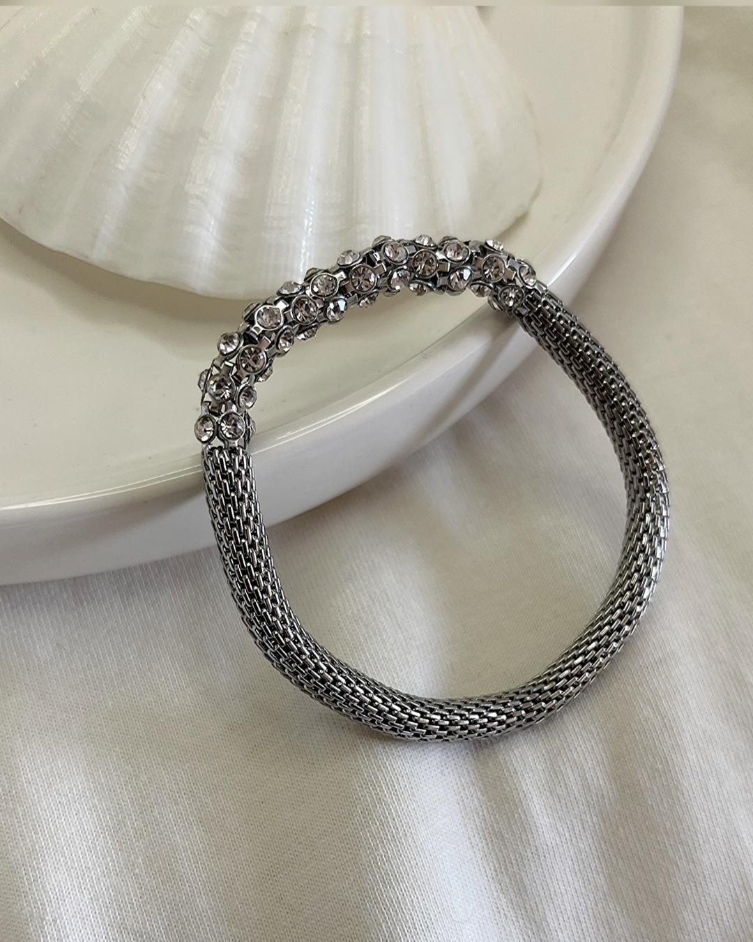 دست بند کشی نگینی زنانه Accessories