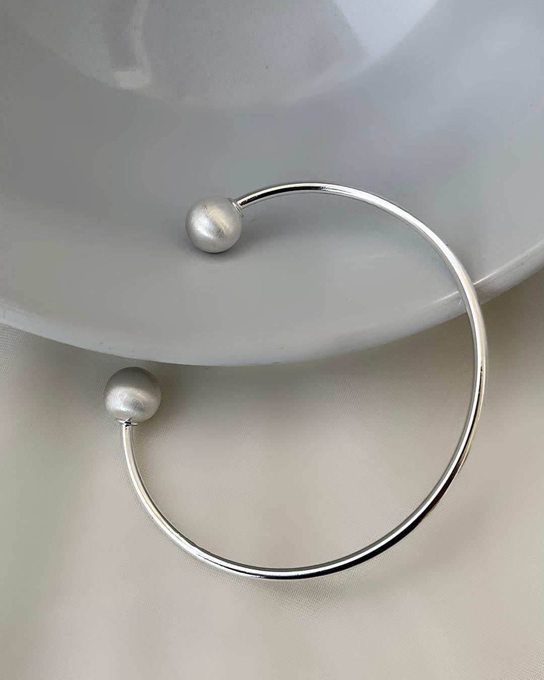 دست بند بنگل توپی زنانه c&a