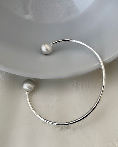 دست بند بنگل توپی زنانه c&a