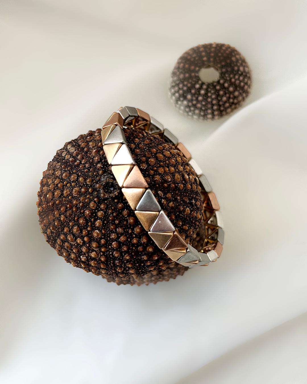 دست بند اسپرت کشی زنانه Parfois