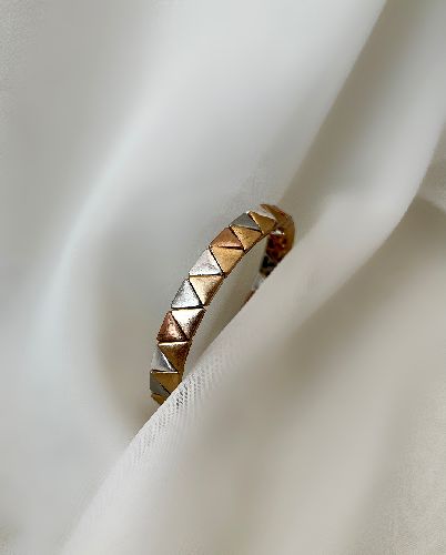 دست بند اسپرت کشی زنانه Parfois