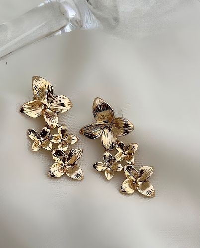 گوشواره گل گلی زنانه Tosh