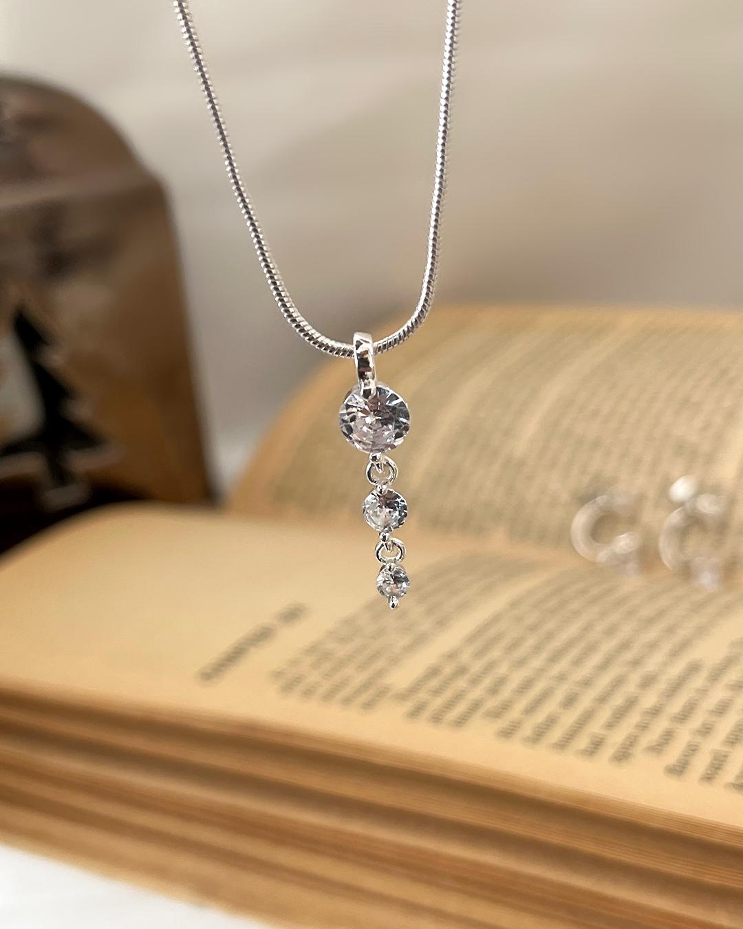 گردنبند طرح الماس زنانه Accessories