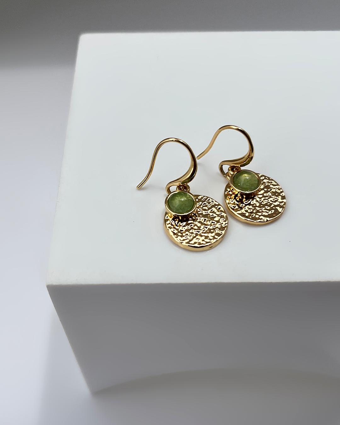 گوشواره چکشی نگین سبز زنانه Tosh