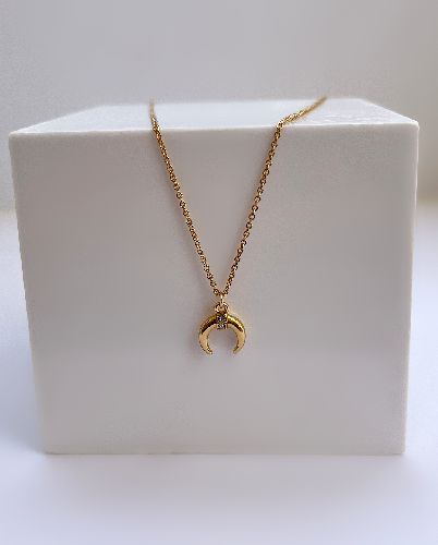 گردنبند ماه زنانه Six