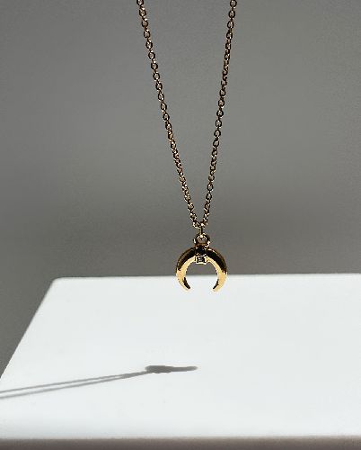 گردنبند ماه زنانه Six