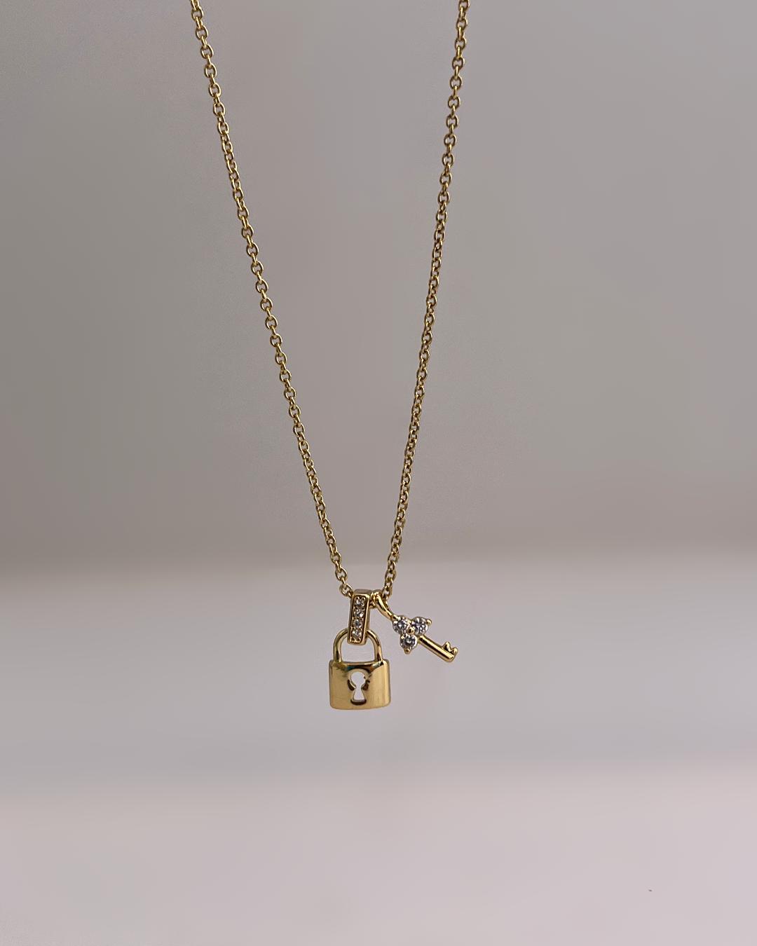 گردنبند کلید و قفل زنانه Six