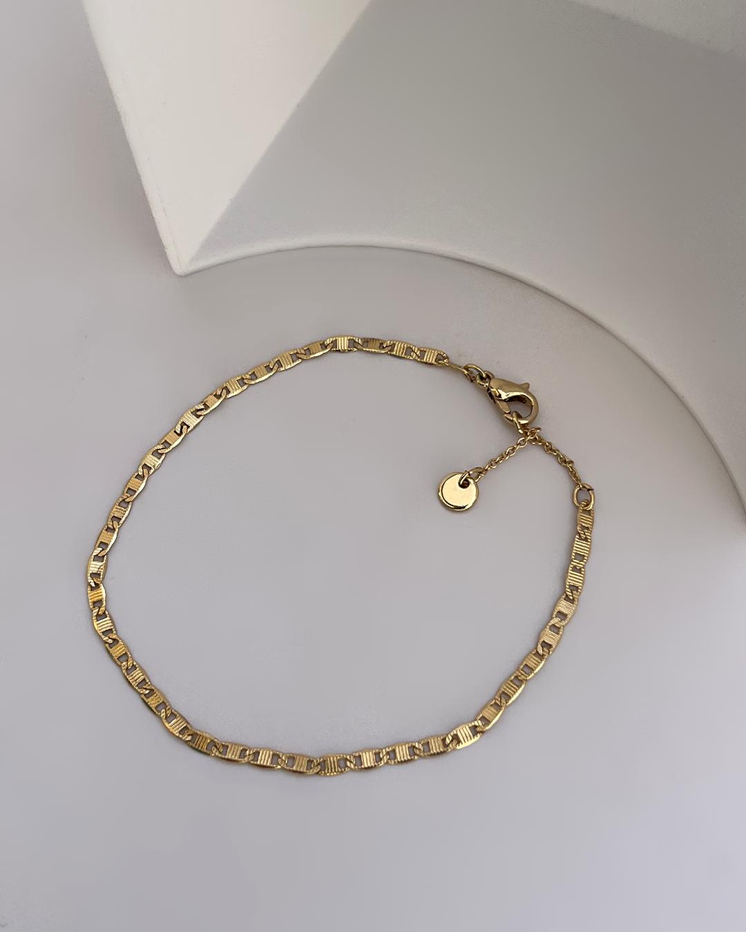 دست بند اسپرت زنانه Six